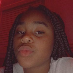 Meet your Posher, Alexandrea